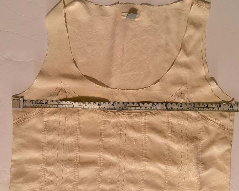 Fossil Women's Cream Textured Tank Top with Scalloped Neckline Size S - Picture 3 of 5